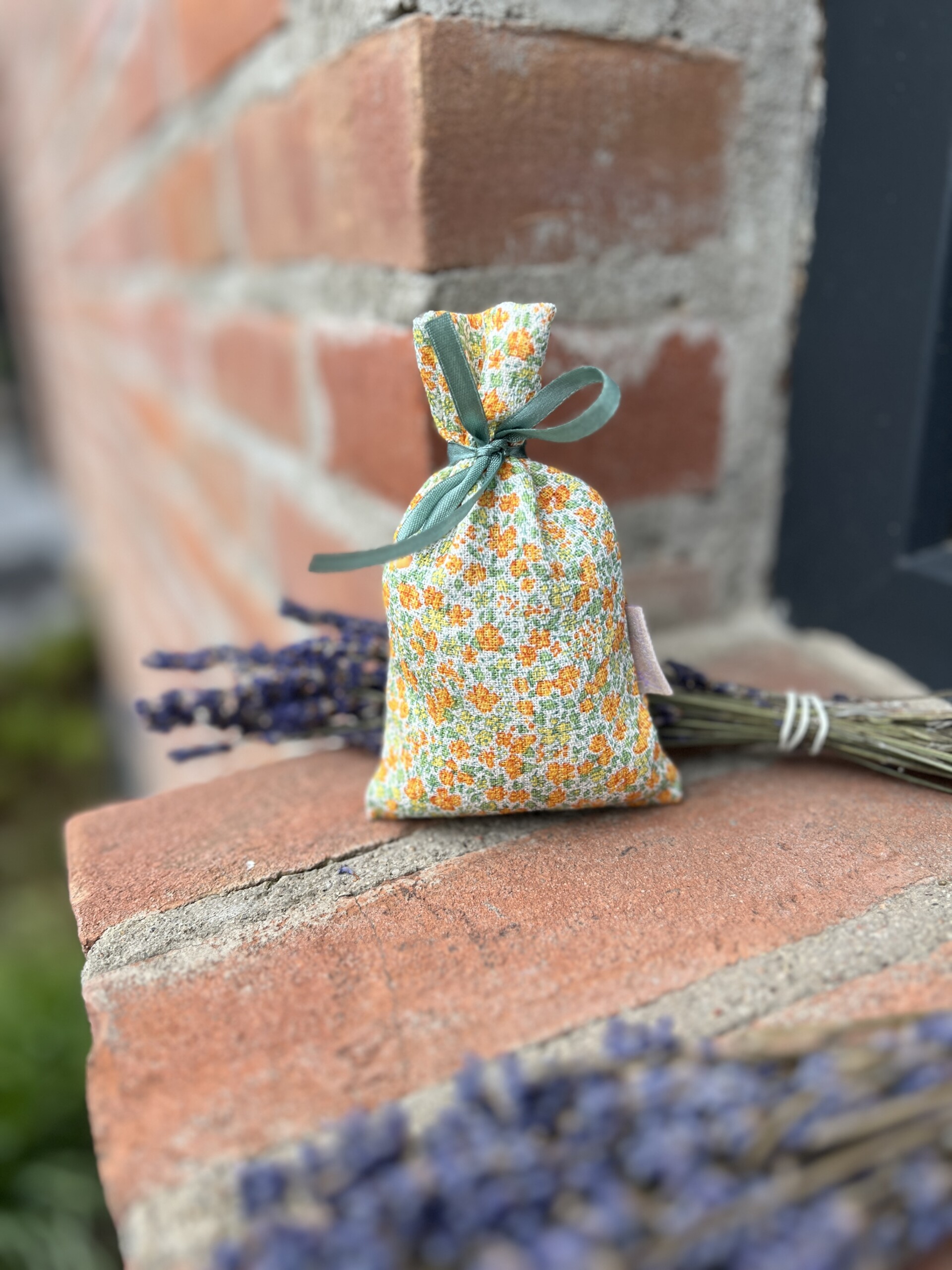 Woreczek zapachowy - saszetka z kwiatami lawendy - obrazek 3