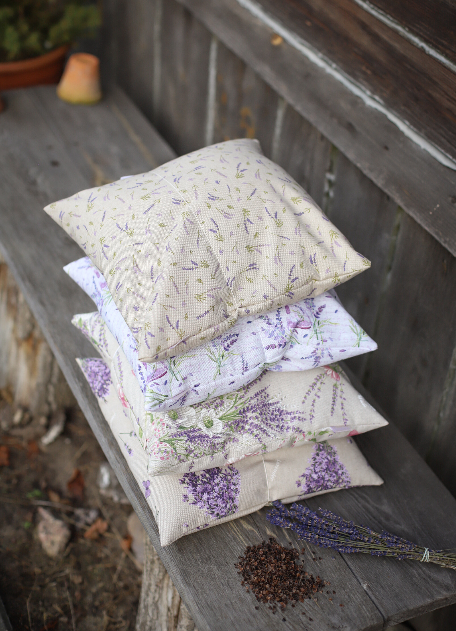 Poduszka z lawendą i łuską gryki - 30 x 30 cm