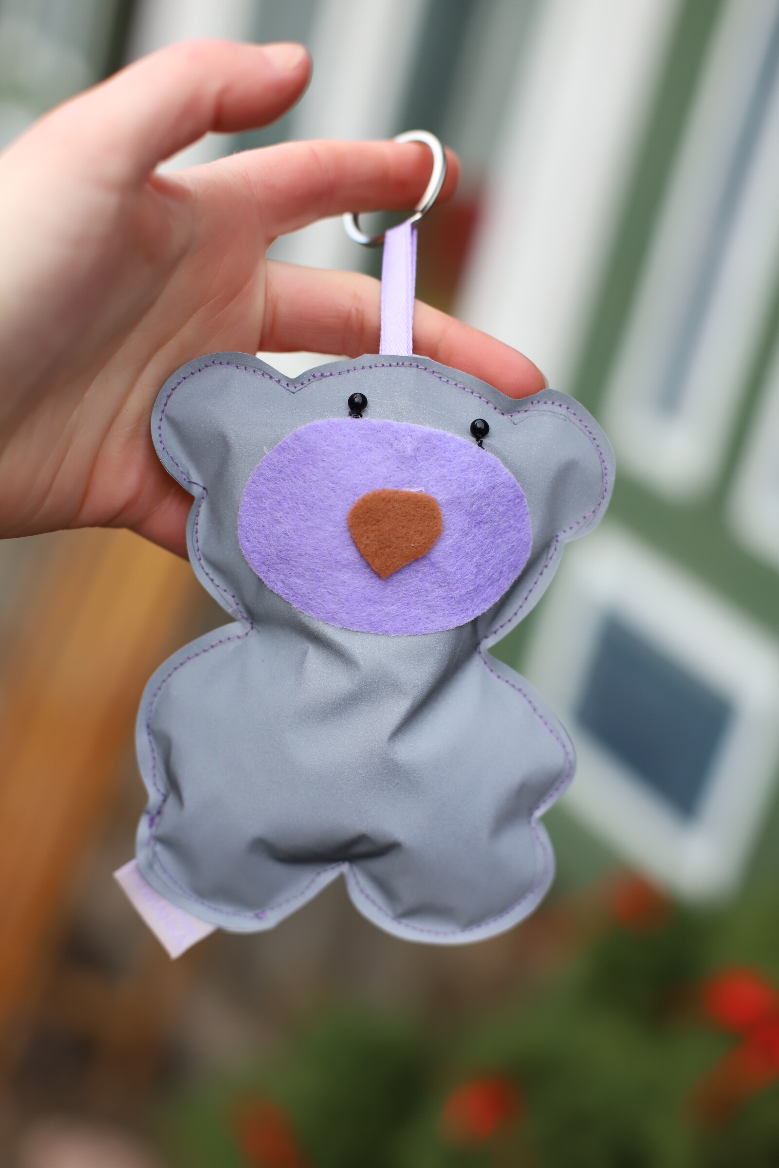 Odblaskowy miś lawendowy z zawieszką - obrazek 4