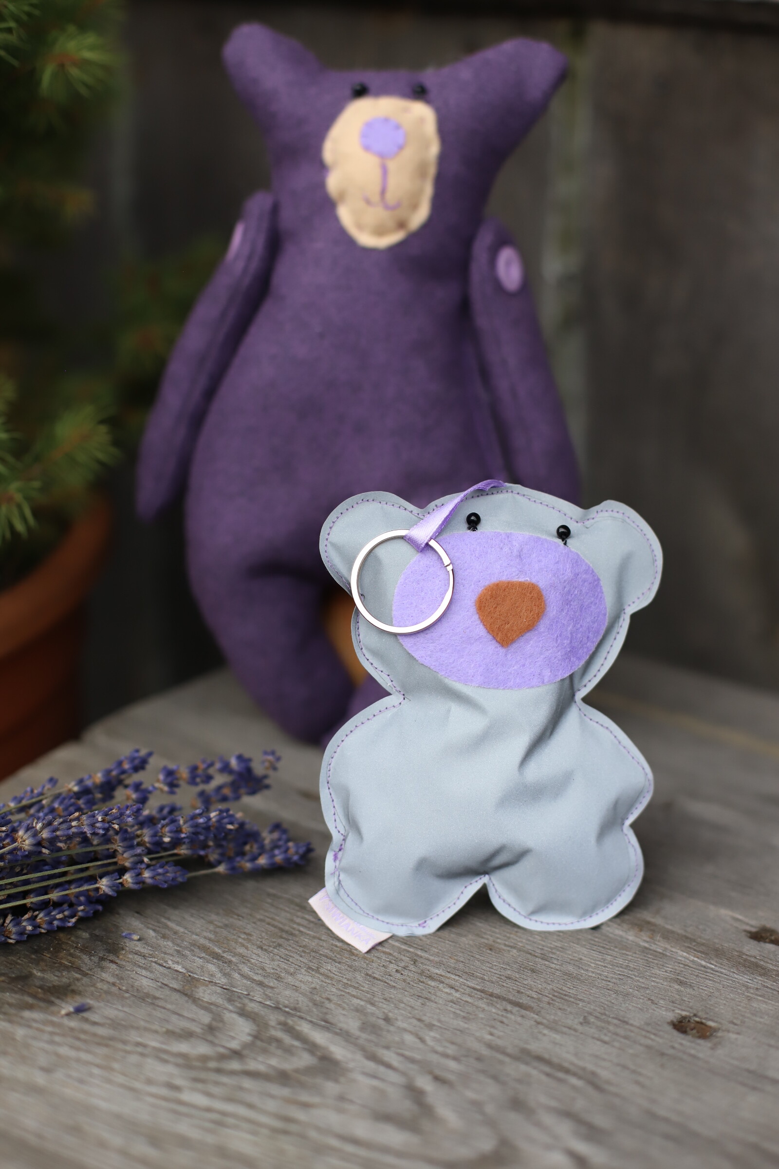 Odblaskowy miś lawendowy z zawieszką - obrazek 5