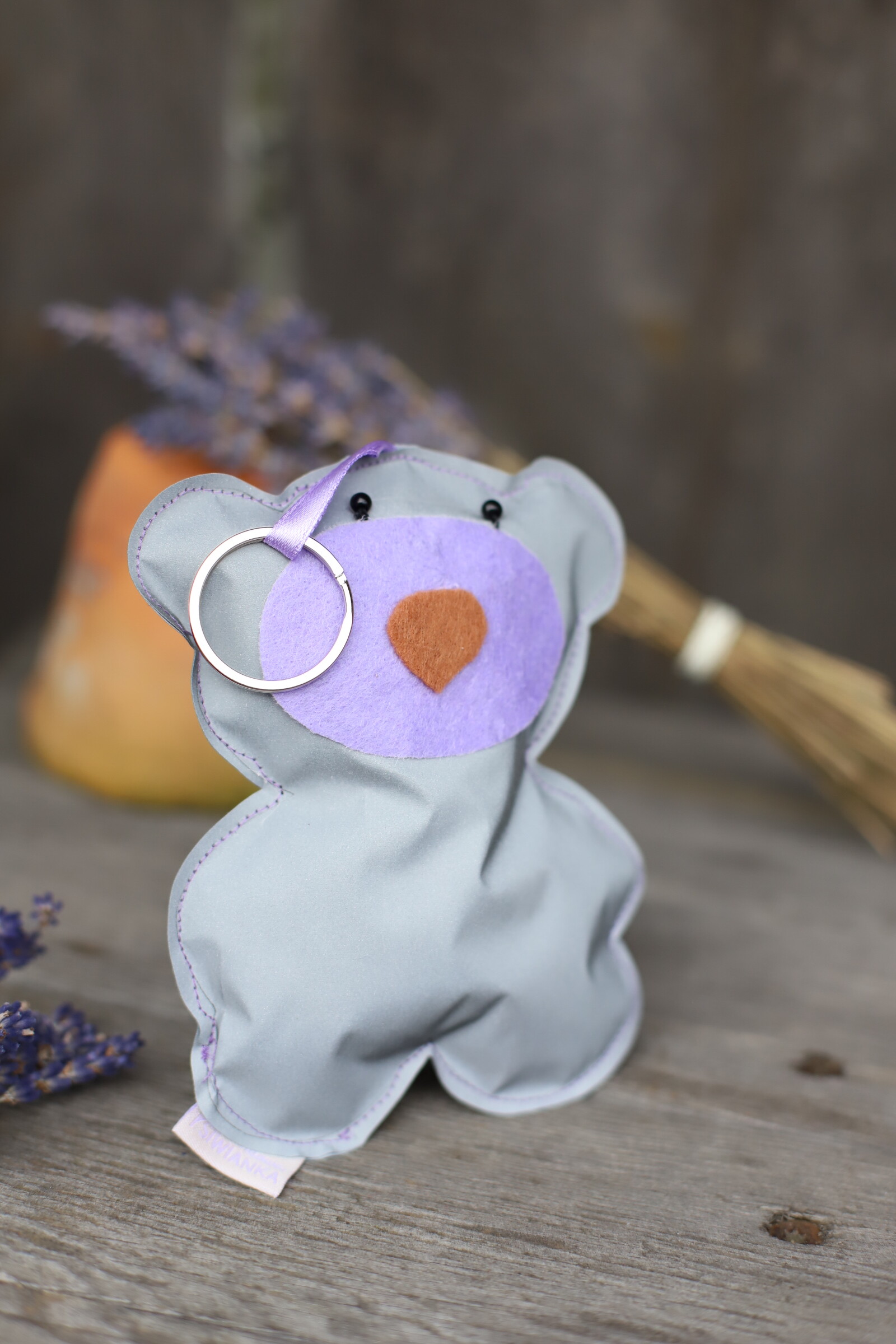 Odblaskowy miś lawendowy z zawieszką